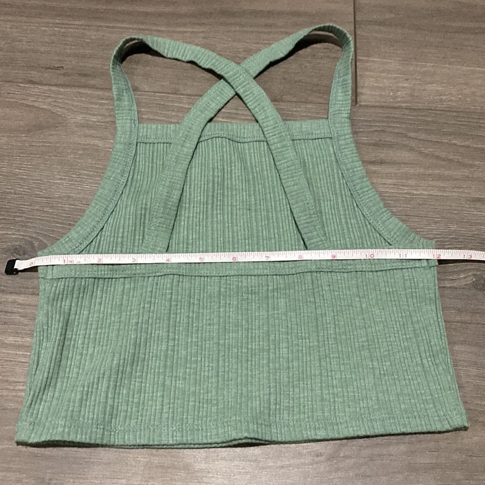 American Eagle. cropped tank top - Picture 4 of 7